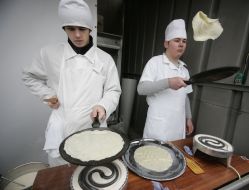 Учасники фестивалю млинців