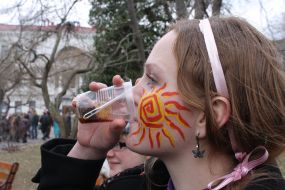 Дівчина
