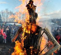 Палаюче опудало Зими