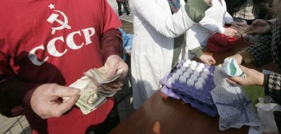 Improvised trade in goods by the "Soviet" prices