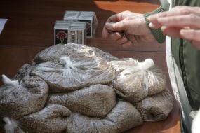 Improvised trade in goods by the "Soviet" prices