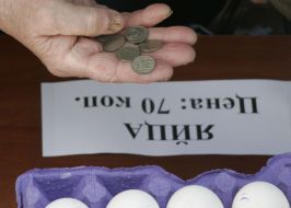 Improvised trade in goods by the "Soviet" prices