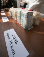 Improvised trade in goods by the "Soviet" prices