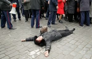 Участниця митинга