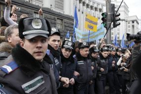 Сотрудники милиции