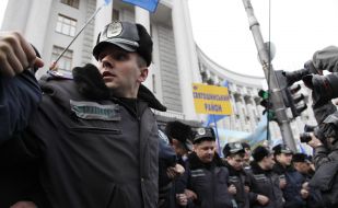 Сотрудники милиции