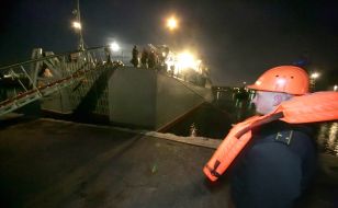 Ship "Konstantin Olshanskiy" is preparing to sail