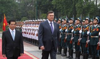 Viktor Yanukovich and Nguyen Minh Triet