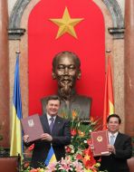 Viktor Yanukovich and Nguyen Minh Triet