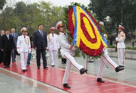 Laying-on of flowers to Monument of National Heroes
