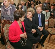 Leonid Kuchma, Lyudmila Kuchma and Naina Yeltsina