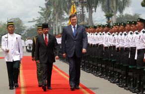 Viktor Yanukovich and Hassanal Bolkiah