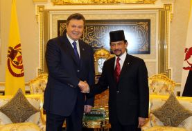 Viktor Yanukovich and Hassanal Bolkiah
