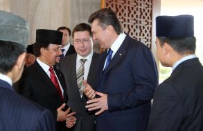 Viktor Yanukovich and Hassanal Bolkiah