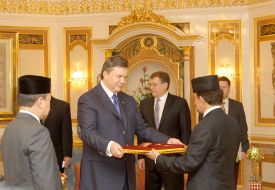 Viktor Yanukovich and Hassanal Bolkiah