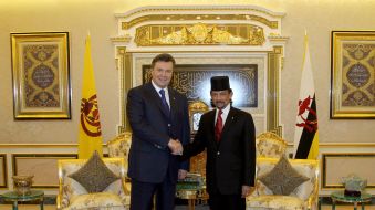 Viktor Yanukovich and Hassanal Bolkiah