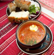 Borsch and pampushkas