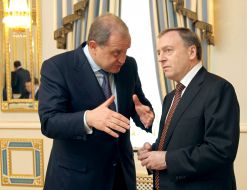 Anatoliy Mogilev and Alexandr Lavrinovich