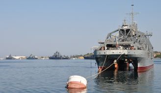 The rescue ship "Commune"