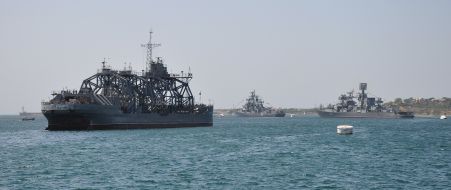 The rescue ship "Commune"