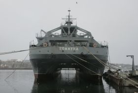 The rescue ship "Commune"