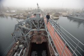 The rescue ship "Commune"