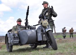 Участники военно-исторической реконструкции