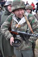Участники военно-исторической реконструкции