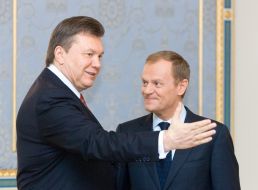 Viktor Yanukovich and Donald Tusk
