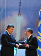 Viktor Yanukovich and Leonid Kadenyuk