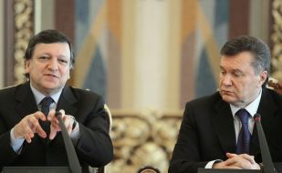 Viktor Yanukovich and Jose Manuel Barroso