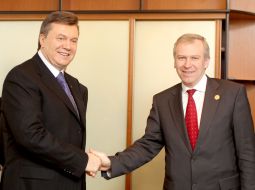 Viktor Yanukovich and Yves Leterme