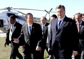 Ban Ki-Moon and Viktor Yanukovich