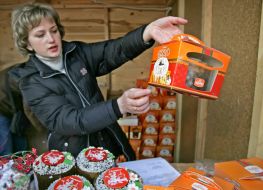 Sale of Easter cakes