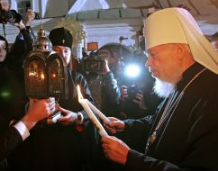 Metropolitan Vladimir during Easter service
