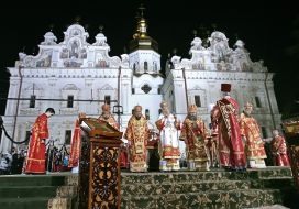 Metropolitan Vladimir during Easter service