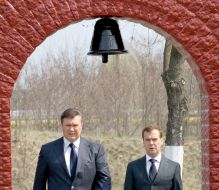 Dmitriy Medvedev and Viktor Yanukovich