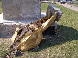 Headless statue of Lenin