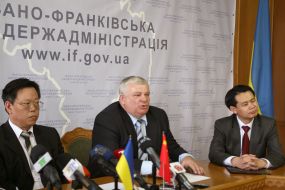 Чжан Сиюнь, Михаил Вышиванюк и Дэн Саосю