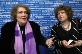 Lina Kostenko and Oksana Pahlуоvskaya