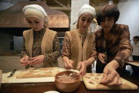 Изготовление чебуреков