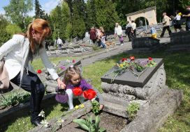 Laying-on of flowers