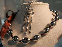 Jewellers wares