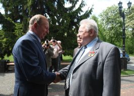 Georgiy Grechko and Leonid Kuchma