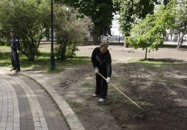 Cleaning up of territory near to the Ukrainian Parliament’s building
