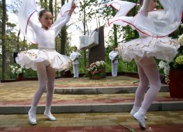 Opening of memorial sign