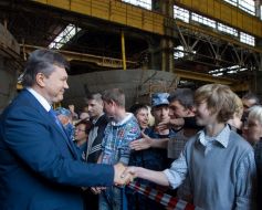 Viktor Yanukovich on the Black Sea Shipyard