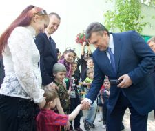 Viktor Yanukovich and large family Chernyshev