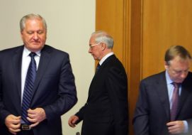 Viktor Tihonov, Nikolay Azarov and Aleksandr Lavrinovich