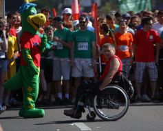 "Under the chestnuts" race